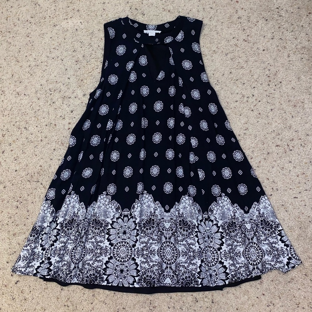 Black and white flowy dress